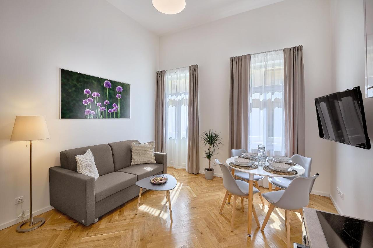 Downtown Suites Rubesova Praga Exterior foto